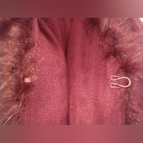 FAUX FUR TRIMMED VEST - Picture 2 of 5